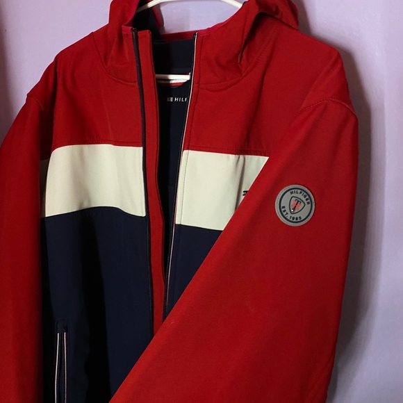 tommy hilfiger water resistant jacket